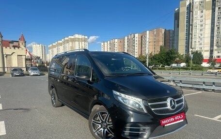Mercedes-Benz V-Класс, 2018 год, 4 130 000 рублей, 3 фотография