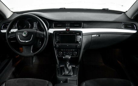 Skoda Superb III рестайлинг, 2011 год, 615 000 рублей, 17 фотография