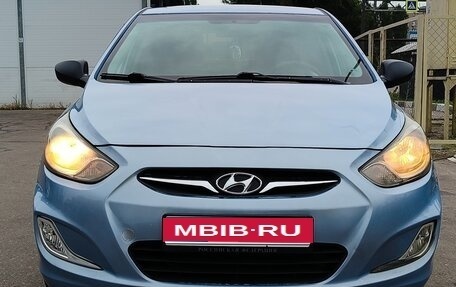 Hyundai Solaris II рестайлинг, 2013 год, 595 000 рублей, 1 фотография