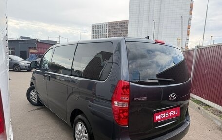 Hyundai H-1 II рестайлинг, 2020 год, 2 930 000 рублей, 3 фотография