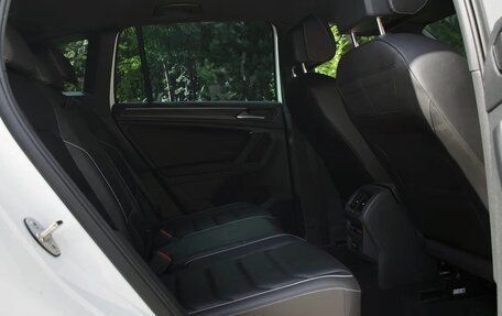 Volkswagen Tiguan II, 2021 год, 3 800 000 рублей, 9 фотография