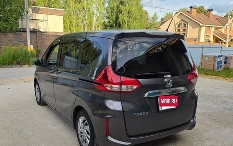 Honda Freed II, 2018 год, 2 200 000 рублей, 4 фотография