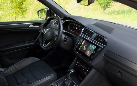 Volkswagen Tiguan II, 2021 год, 3 800 000 рублей, 10 фотография