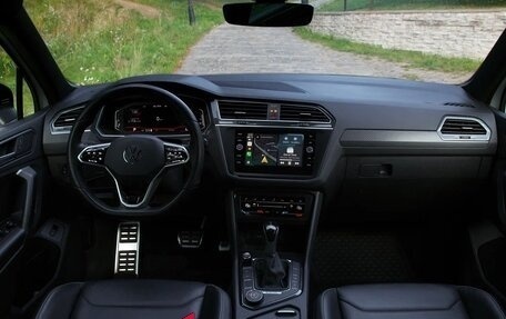 Volkswagen Tiguan II, 2021 год, 3 800 000 рублей, 13 фотография