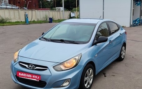Hyundai Solaris II рестайлинг, 2013 год, 595 000 рублей, 3 фотография