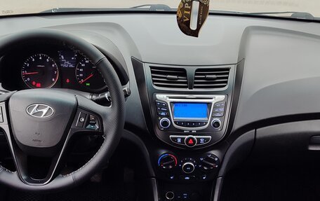 Hyundai Solaris II рестайлинг, 2013 год, 595 000 рублей, 13 фотография