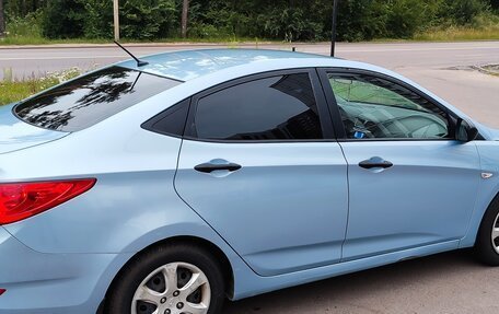 Hyundai Solaris II рестайлинг, 2013 год, 595 000 рублей, 16 фотография