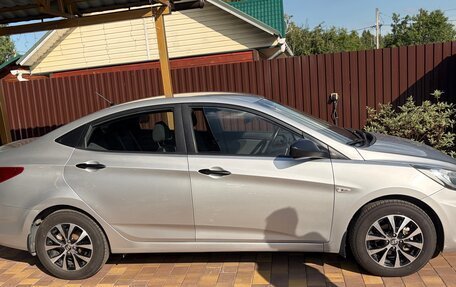 Hyundai Solaris II рестайлинг, 2014 год, 780 000 рублей, 3 фотография