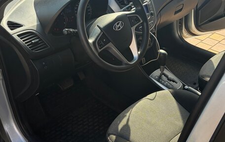 Hyundai Solaris II рестайлинг, 2014 год, 780 000 рублей, 14 фотография