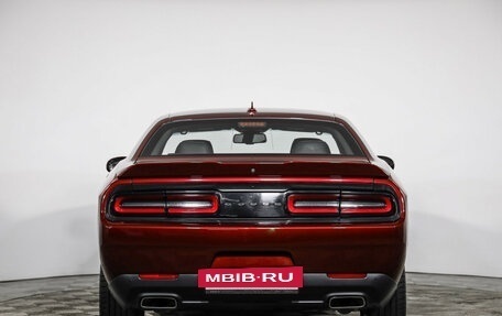 Dodge Challenger III рестайлинг 2, 2019 год, 3 028 509 рублей, 7 фотография