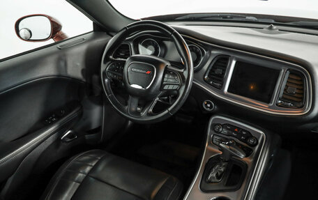 Dodge Challenger III рестайлинг 2, 2019 год, 3 028 509 рублей, 12 фотография
