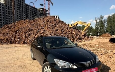 Toyota Camry V40, 2005 год, 720 000 рублей, 1 фотография
