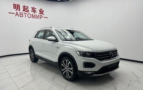 Volkswagen T-Roc I, 2022 год, 1 400 000 рублей, 2 фотография