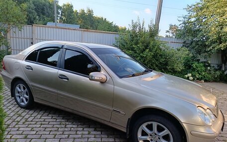Mercedes-Benz C-Класс, 2005 год, 1 100 000 рублей, 2 фотография