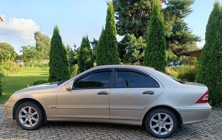 Mercedes-Benz C-Класс, 2005 год, 1 100 000 рублей, 4 фотография