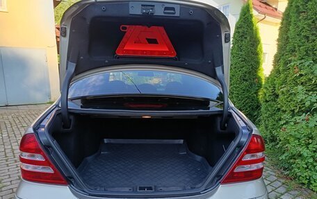 Mercedes-Benz C-Класс, 2005 год, 1 100 000 рублей, 10 фотография