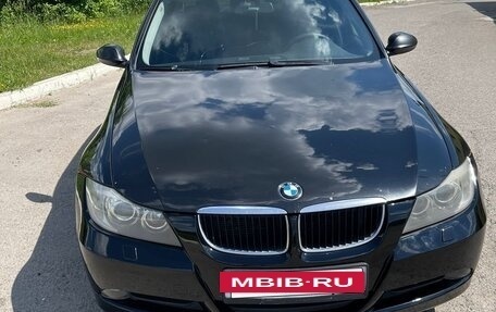 BMW 3 серия, 2007 год, 1 040 000 рублей, 2 фотография