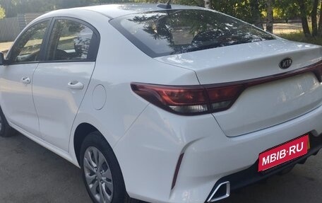 KIA Rio IV, 2021 год, 1 100 000 рублей, 1 фотография