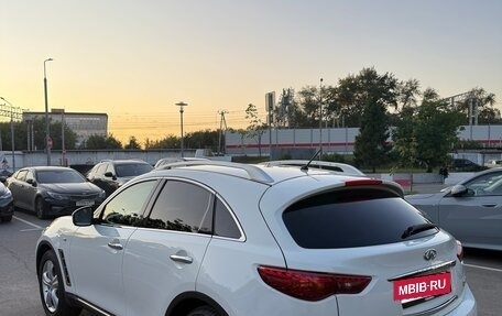 Infiniti FX II, 2011 год, 1 850 000 рублей, 3 фотография