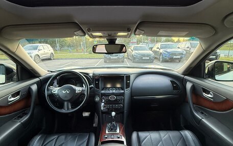 Infiniti FX II, 2011 год, 1 850 000 рублей, 16 фотография