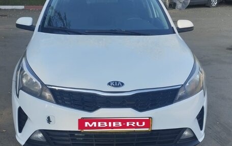 KIA Rio IV, 2021 год, 1 100 000 рублей, 5 фотография