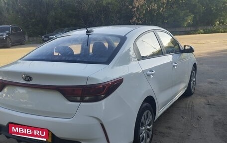 KIA Rio IV, 2021 год, 1 100 000 рублей, 3 фотография