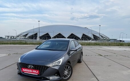 Hyundai Solaris II рестайлинг, 2021 год, 1 852 000 рублей, 2 фотография
