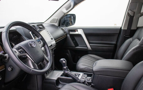 Toyota Land Cruiser Prado 150 рестайлинг 2, 2021 год, 6 430 000 рублей, 11 фотография
