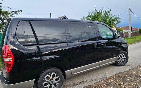 Hyundai H-1 II рестайлинг, 2018 год, 2 500 000 рублей, 3 фотография