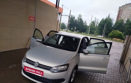 Volkswagen Polo VI (EU Market), 2011 год, 630 000 рублей, 2 фотография