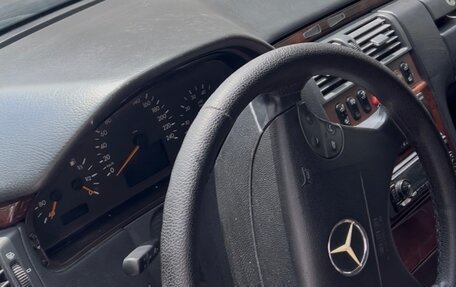 Mercedes-Benz E-Класс, 2000 год, 420 000 рублей, 6 фотография