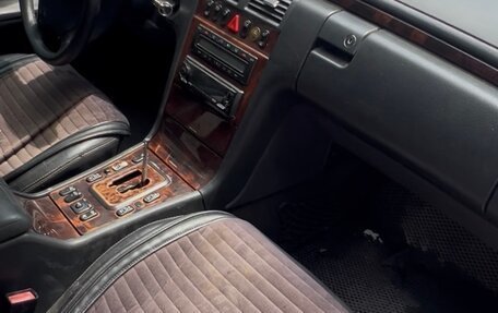 Mercedes-Benz E-Класс, 2000 год, 420 000 рублей, 11 фотография