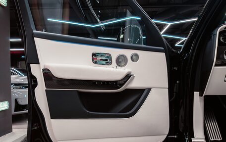 Rolls-Royce Cullinan, 2026 год, 75 000 000 рублей, 14 фотография