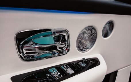 Rolls-Royce Cullinan, 2026 год, 75 000 000 рублей, 15 фотография