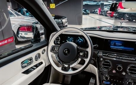 Rolls-Royce Cullinan, 2026 год, 75 000 000 рублей, 13 фотография