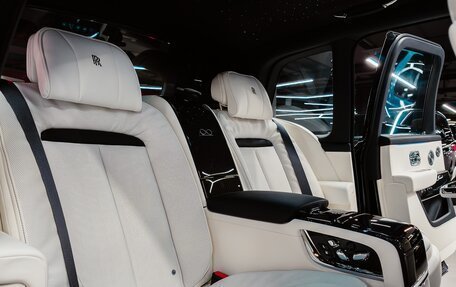 Rolls-Royce Cullinan, 2026 год, 75 000 000 рублей, 33 фотография