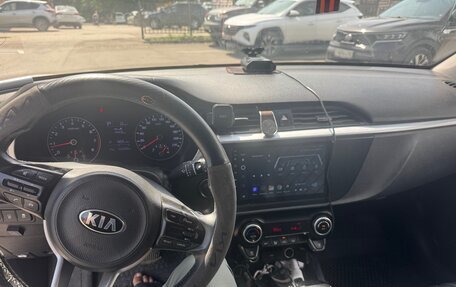 KIA Rio IV, 2021 год, 1 200 000 рублей, 2 фотография
