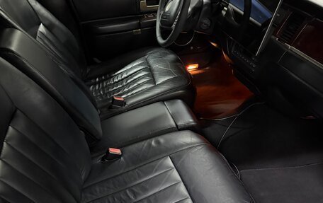 Lincoln Town Car III рестайлинг, 2003 год, 1 600 000 рублей, 8 фотография