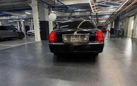 Lincoln Town Car III рестайлинг, 2003 год, 1 600 000 рублей, 6 фотография