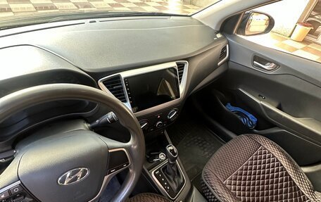 Hyundai Solaris II рестайлинг, 2017 год, 1 100 000 рублей, 9 фотография