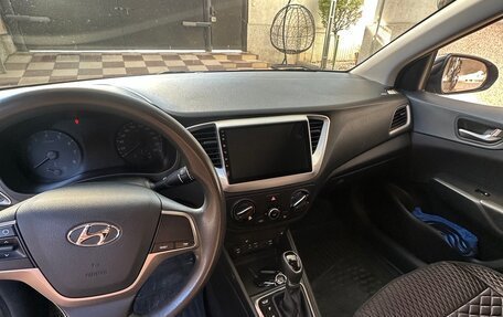 Hyundai Solaris II рестайлинг, 2017 год, 1 100 000 рублей, 8 фотография