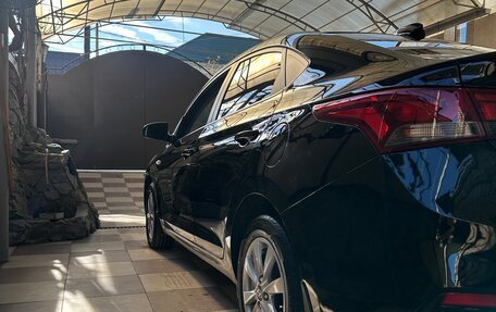 Hyundai Solaris II рестайлинг, 2017 год, 1 100 000 рублей, 5 фотография
