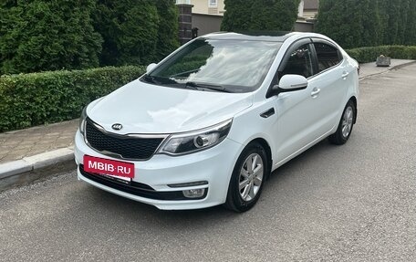 KIA Rio III рестайлинг, 2015 год, 950 000 рублей, 2 фотография