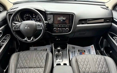 Mitsubishi Outlander III рестайлинг 3, 2021 год, 1 929 099 рублей, 7 фотография
