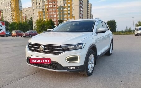 Volkswagen T-Roc I, 2022 год, 2 900 000 рублей, 2 фотография