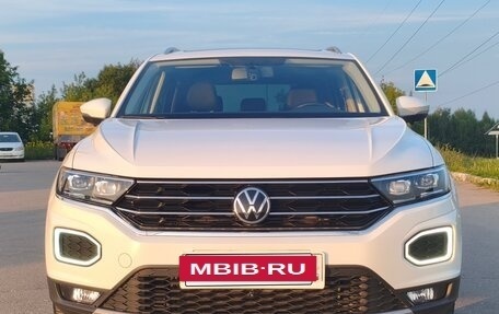 Volkswagen T-Roc I, 2022 год, 2 900 000 рублей, 3 фотография