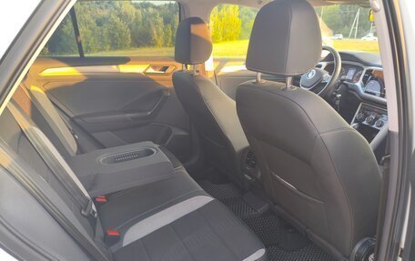Volkswagen T-Roc I, 2022 год, 2 900 000 рублей, 21 фотография