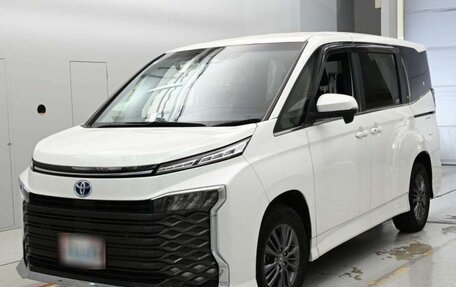 Toyota Voxy, 2025 год, 3 800 000 рублей, 1 фотография