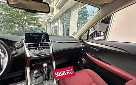 Lexus NX, 2021 год, 2 800 000 рублей, 14 фотография