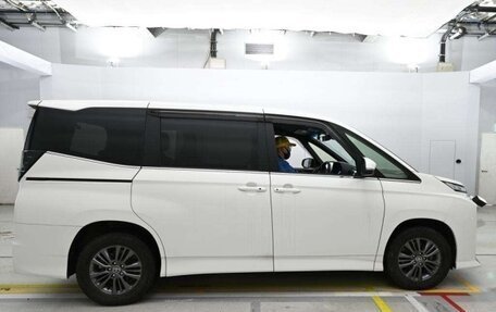 Toyota Voxy, 2025 год, 3 800 000 рублей, 8 фотография